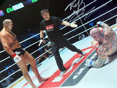 Fedor emelianenko signed 16x20 - fedor,
